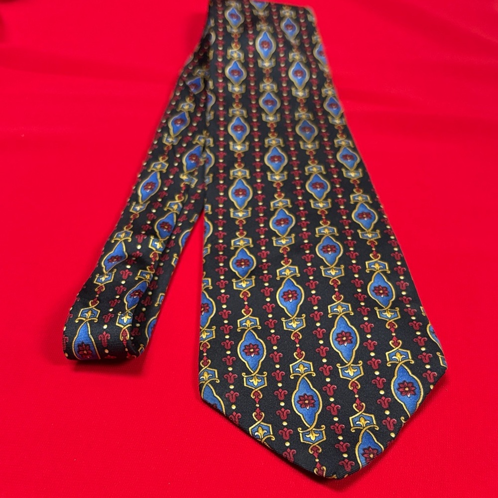 Metropolitan Museum of Art silk tie!